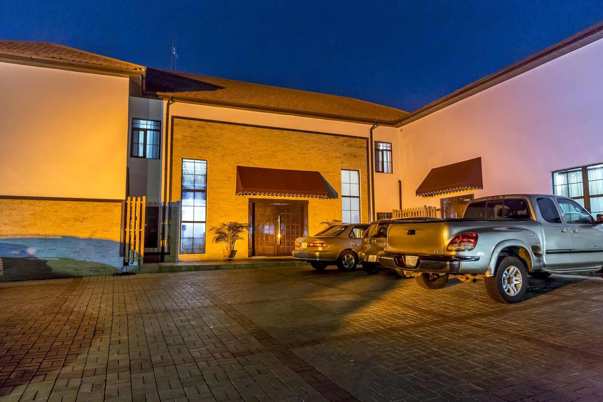 Quo Vadis Hotel Abuja Exteriör bild